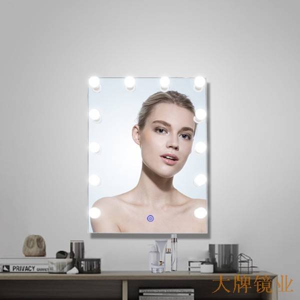 竖挂灯泡镜 竖挂灯泡镜